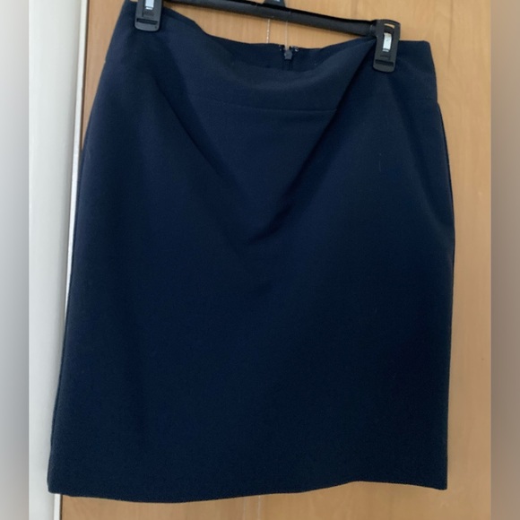 ⚡️SALE⚡️ EUC Alfani 8P Skirt 🪶 - Picture 2 of 3